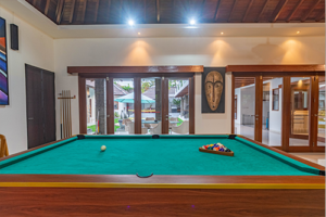 Sultan Villa living and dining area