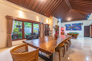 Sultan Villa living and dining area