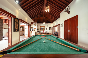 Sultan Villa living and dining area