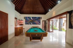 Sultan Villa living and dining area
